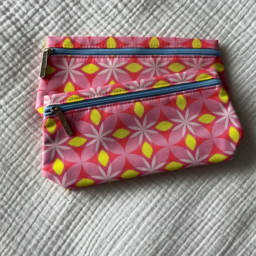 2 for $20 ✨ NEW • Clinique Pink & Yellow Patterned Makeup Bag 💋